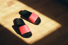 Load image into Gallery viewer, Cherry Slide