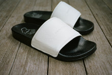 Load image into Gallery viewer, Bianco Slide