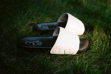 Load image into Gallery viewer, Bianco Slide