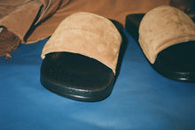 Load image into Gallery viewer, Camel Suede Slide