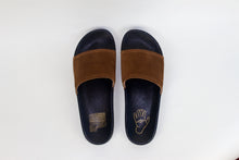 Load image into Gallery viewer, Camel Suede Slide